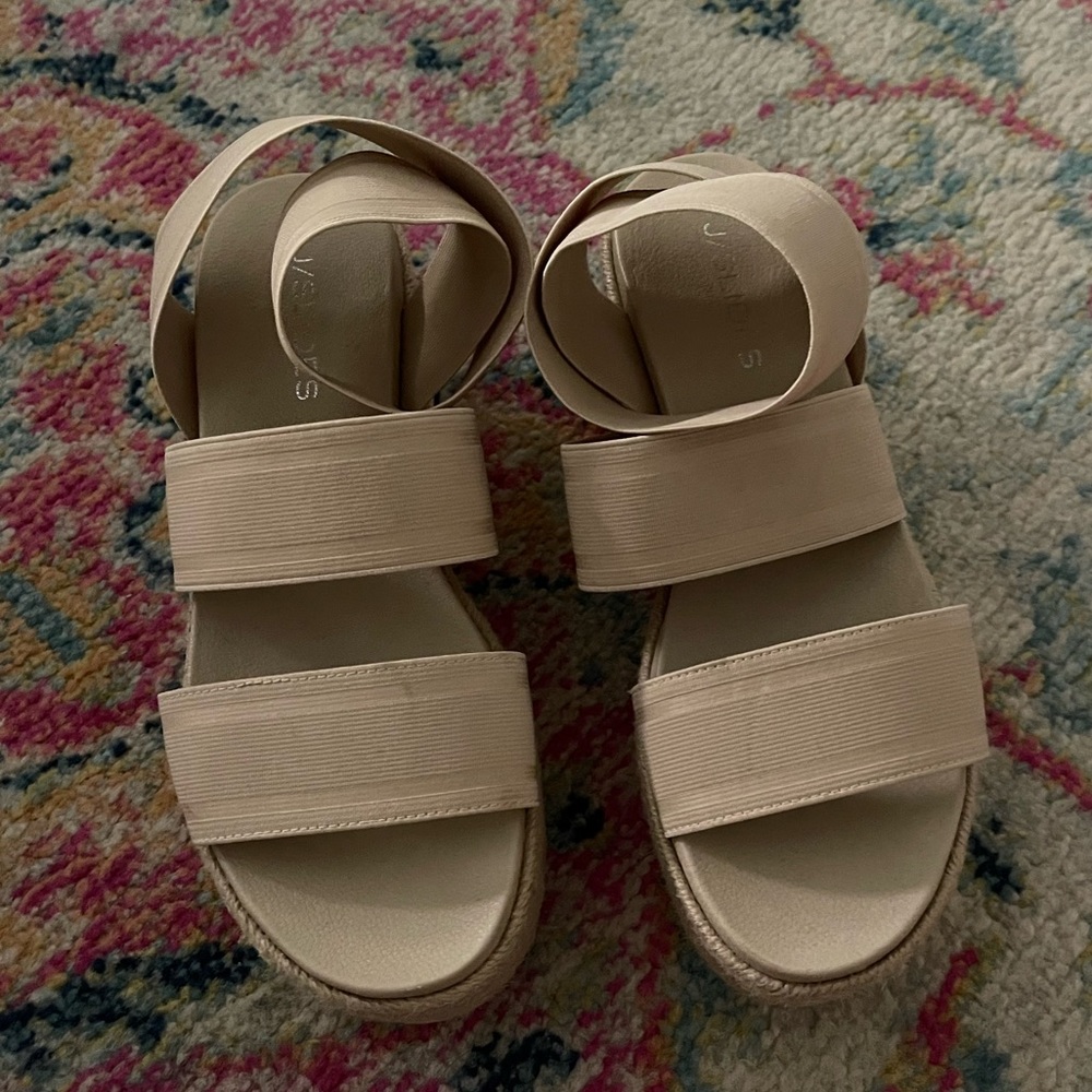 J slide strappy sandal